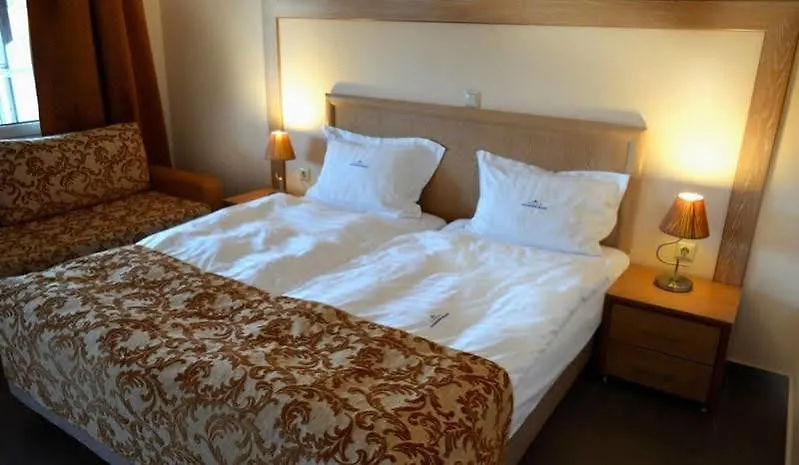 Alexandros Palace And Suites Nea Roda Hotel